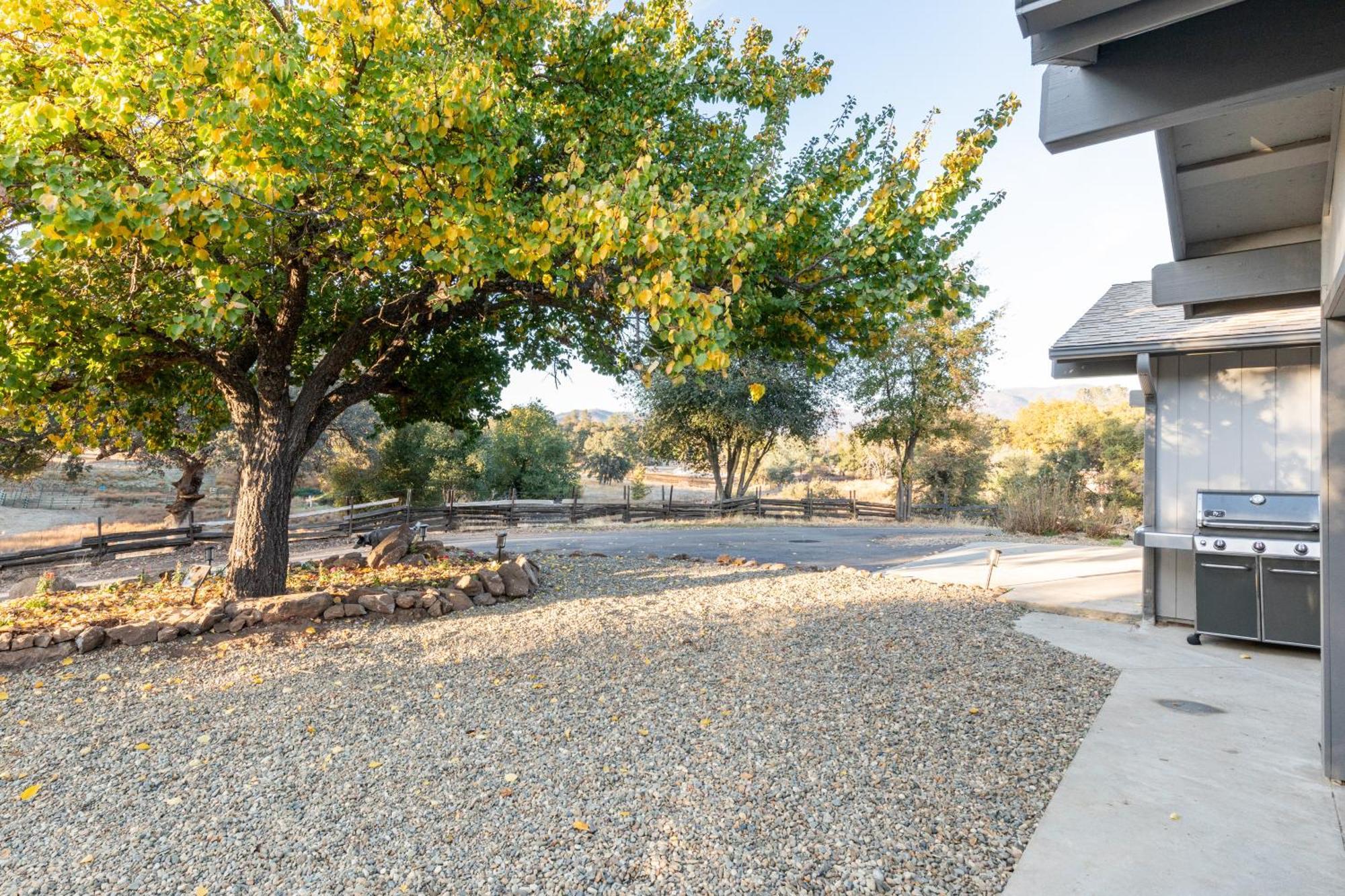 Rolling Oaks Ranch - 200 Acres Of Lakeside Beauty & Countryside Serenity Mariposa Eksteriør billede