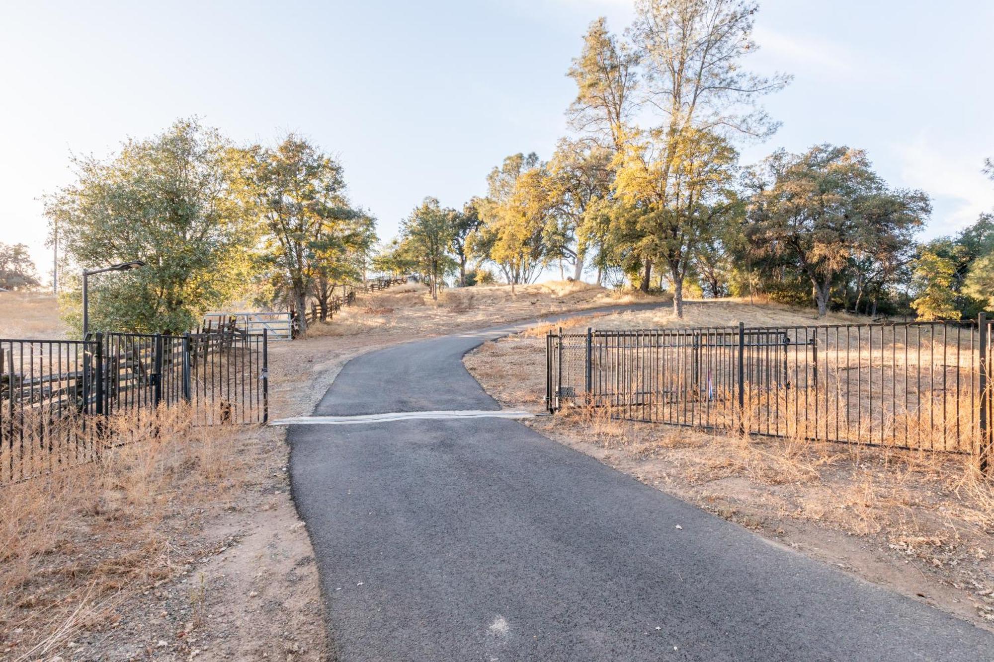 Rolling Oaks Ranch - 200 Acres Of Lakeside Beauty & Countryside Serenity Mariposa Eksteriør billede